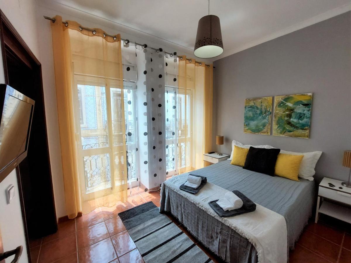 Casa Olhao Terraco: Espaco, Conforto E Terraco Com Churrasqueira Esterno foto