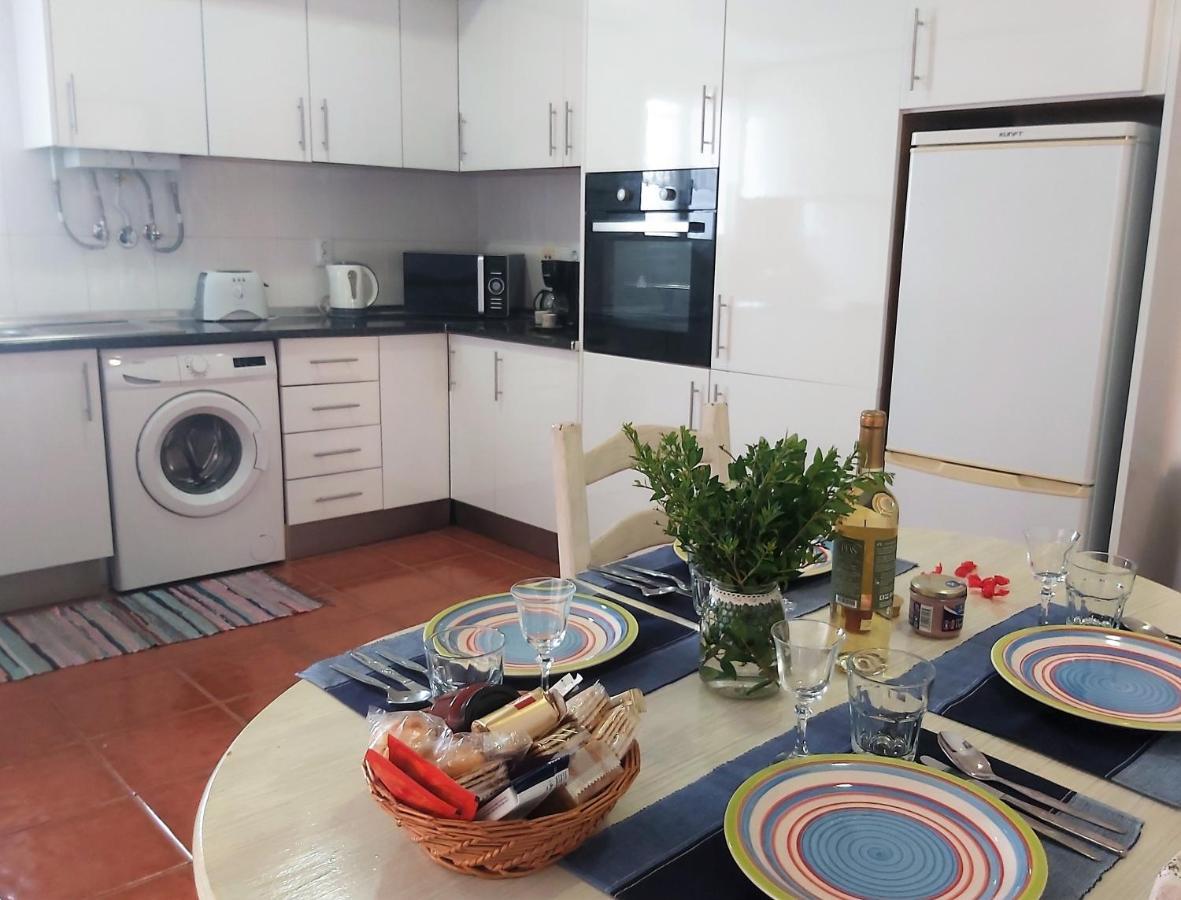 Casa Olhao Terraco: Espaco, Conforto E Terraco Com Churrasqueira Esterno foto