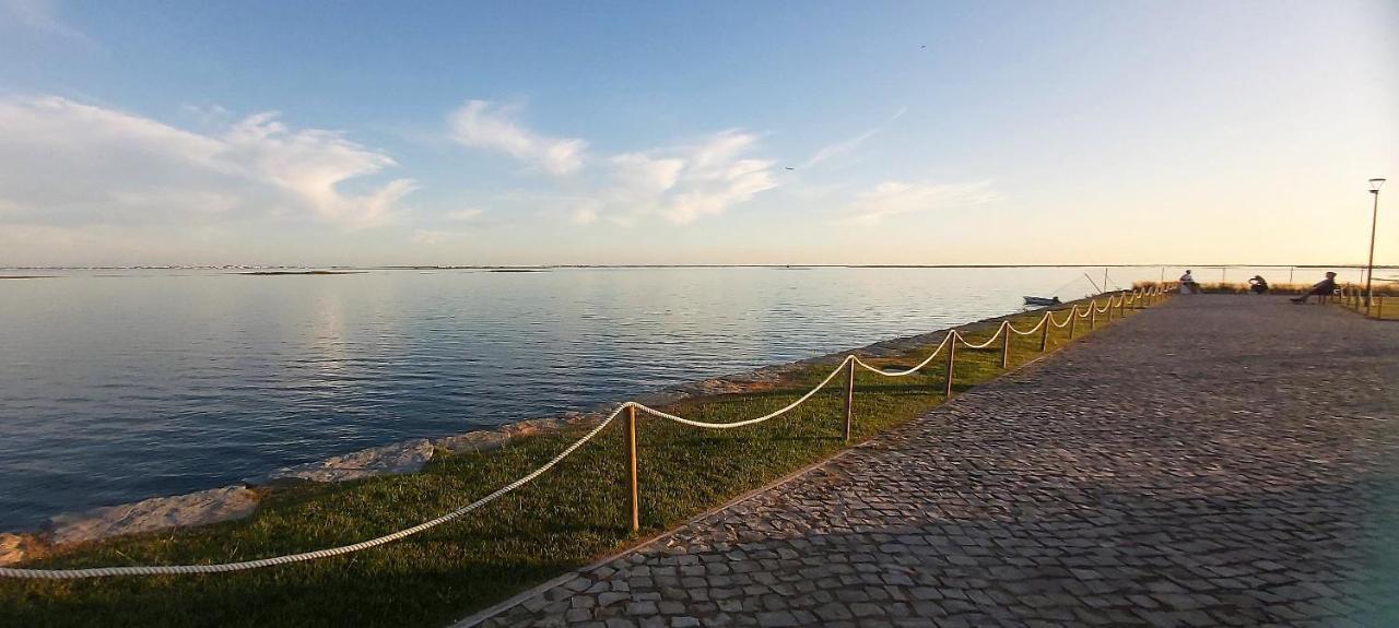 Casa Olhao Terraco: Espaco, Conforto E Terraco Com Churrasqueira Esterno foto